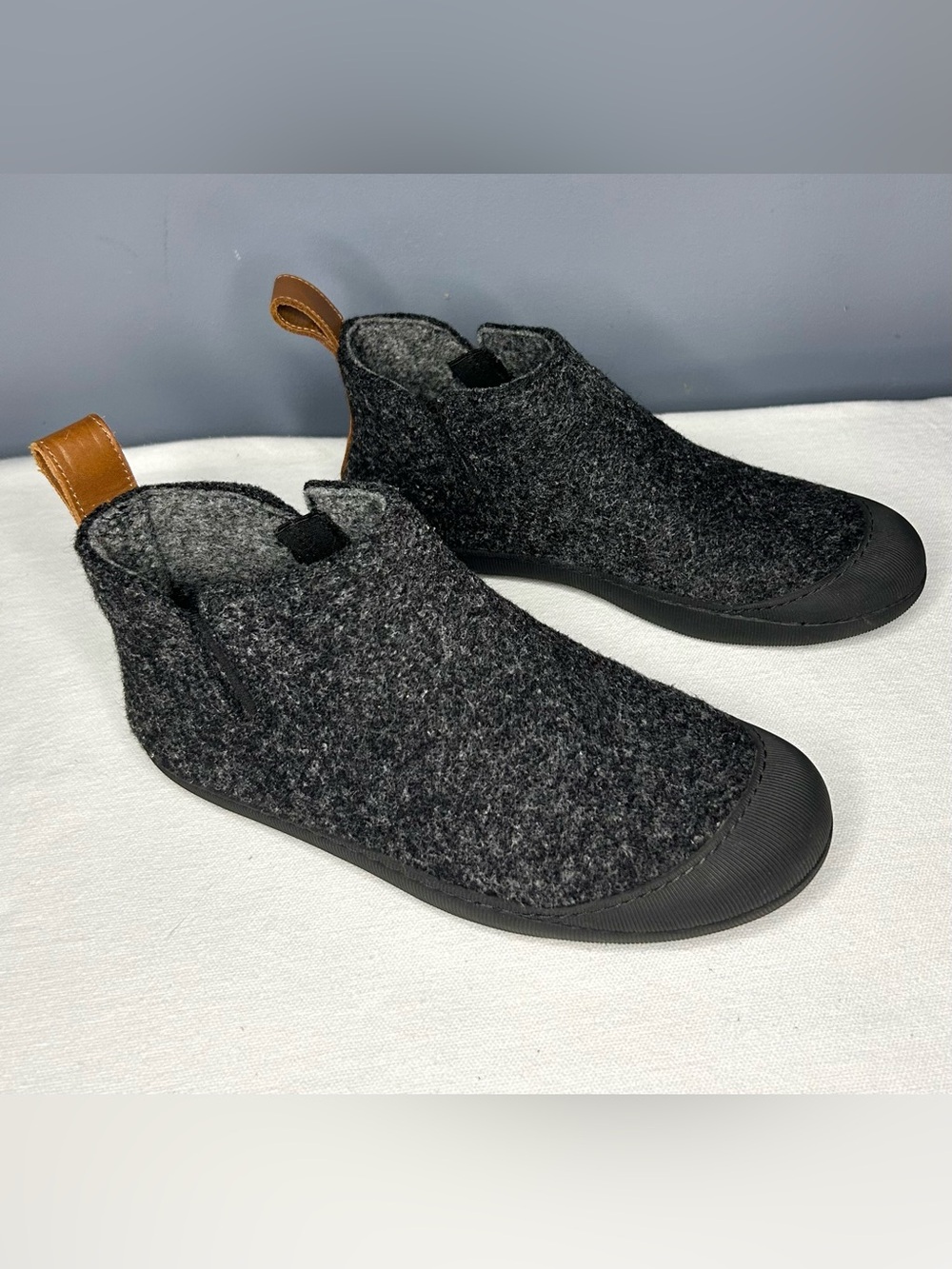 Huckberry Greys Wool Outdoor Slipper Boot Mens 6 Gray Charcoal Wool Rubber Sole
